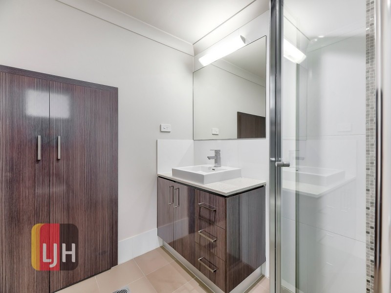 No. 1/11 Gamelin Crescent, Stafford QLD 4053