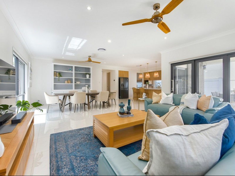 57 Desertrose Crescent, Bridgeman Downs QLD 4035