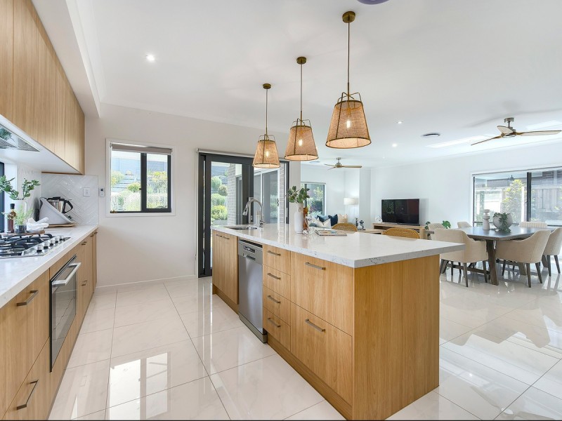 57 Desertrose Crescent, Bridgeman Downs QLD 4035