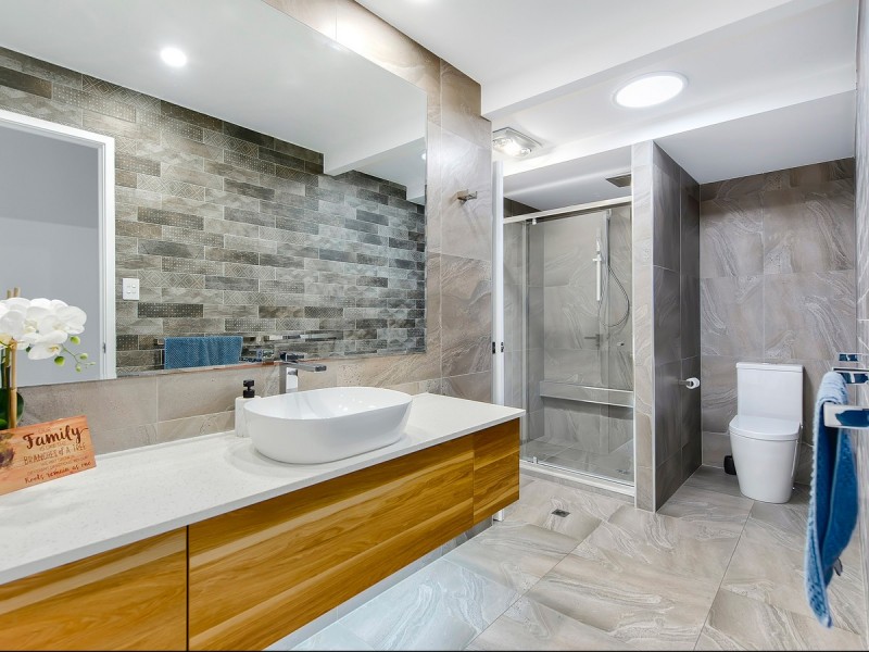 32 Caratel Street, Stafford Heights QLD 4053