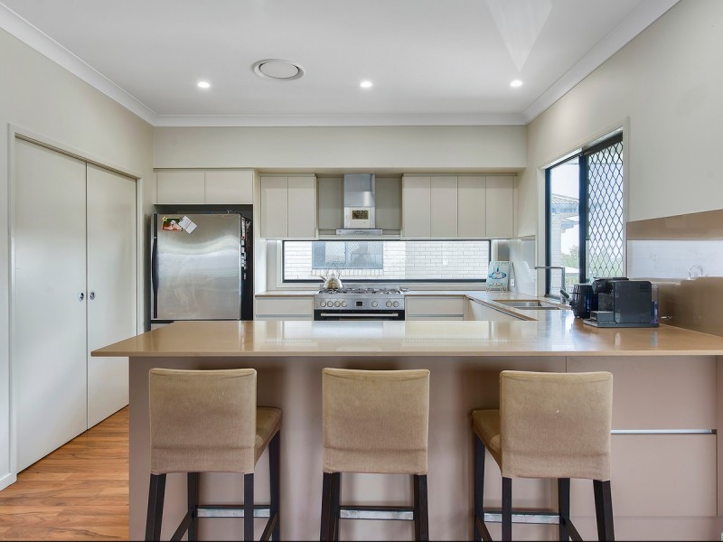 47 Pangeza Street, Stafford Heights QLD 4053