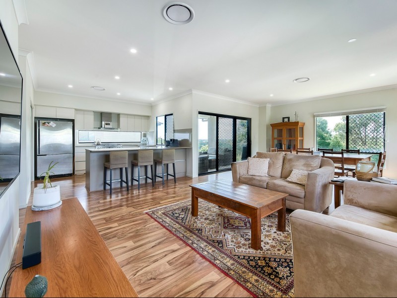 47 Pangeza Street, Stafford Heights QLD 4053