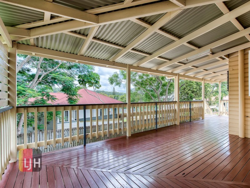 28 Armfield Street, Stafford QLD 4053