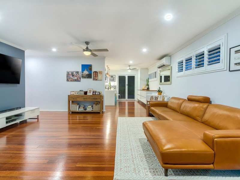 69 Maundrell Terrace, Chermside West QLD 4032