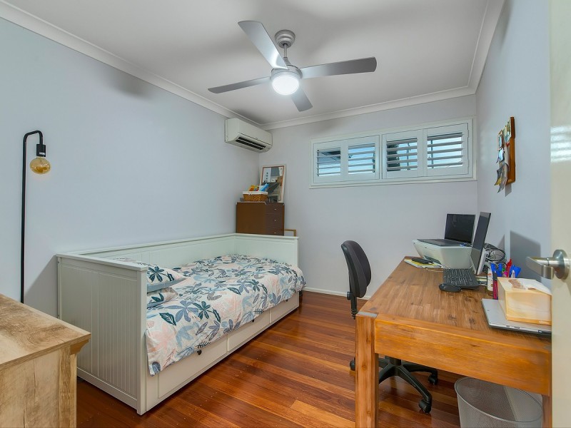 69 Maundrell Terrace, Chermside West QLD 4032