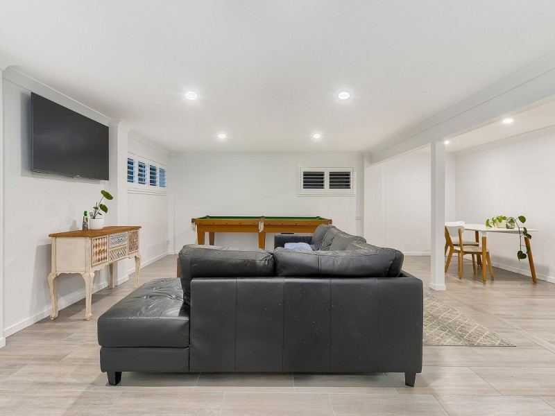 69 Maundrell Terrace, Chermside West QLD 4032