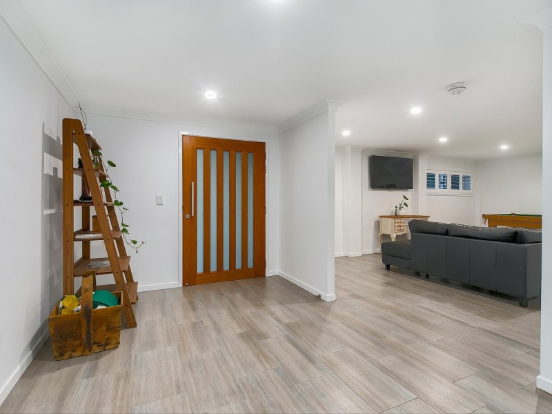 69 Maundrell Terrace, Chermside West QLD 4032