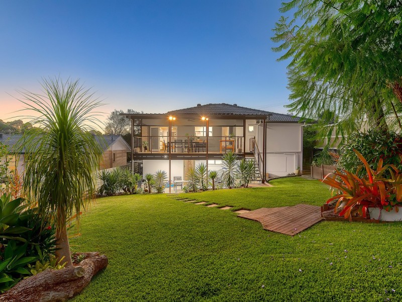 69 Maundrell Terrace, Chermside West QLD 4032
