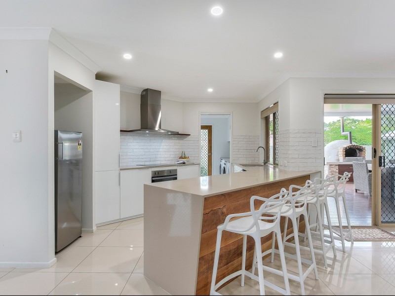 5 Gypsy Court, Eatons Hill QLD 4037