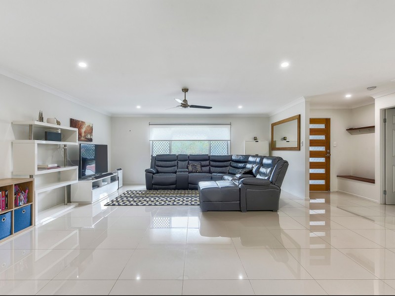 5 Gypsy Court, Eatons Hill QLD 4037