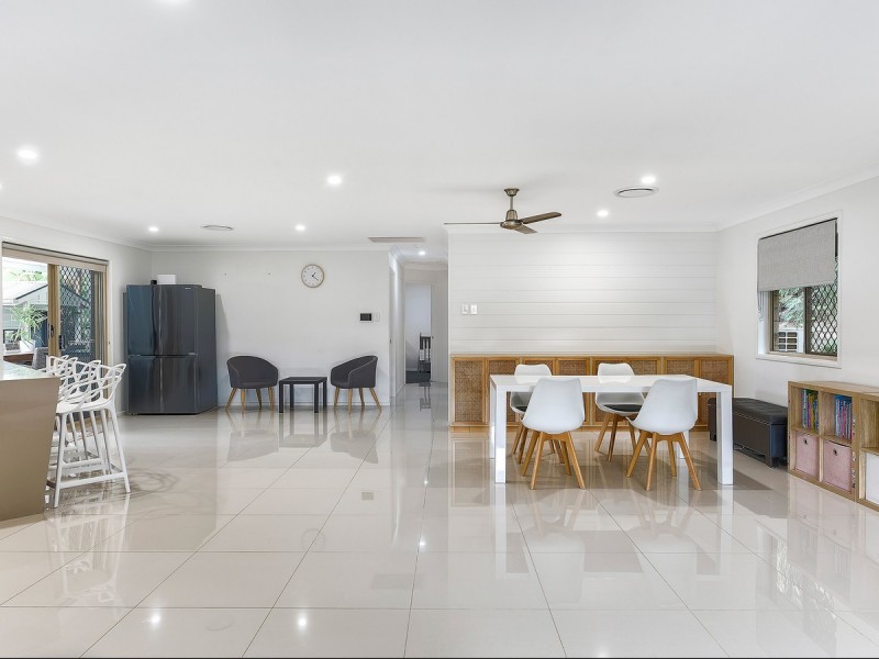 5 Gypsy Court, Eatons Hill QLD 4037