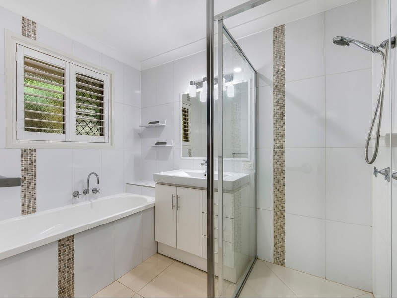 5 Gypsy Court, Eatons Hill QLD 4037