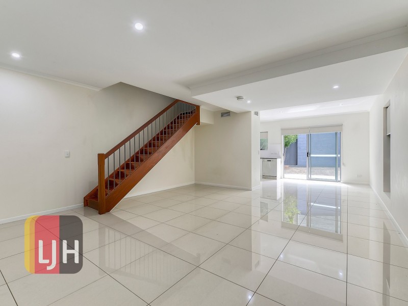 2/298 Melton Road, Northgate QLD 4013