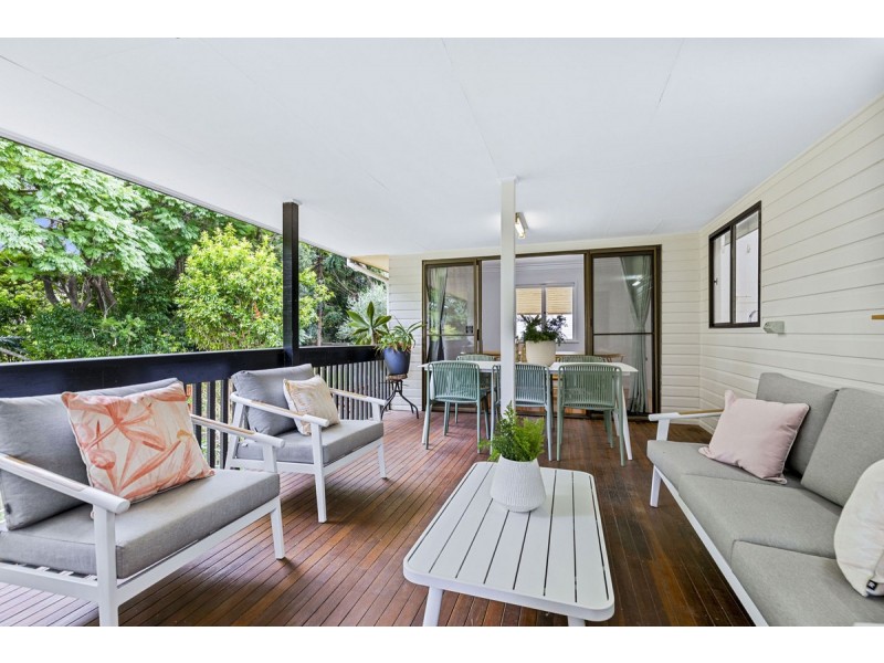 16 Doulton Street, Stafford Heights QLD 4053