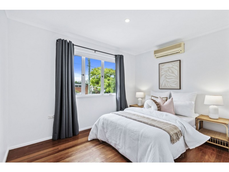 16 Doulton Street, Stafford Heights QLD 4053