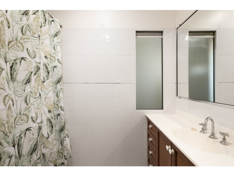 86 Gordon Parade, Everton Park QLD 4053