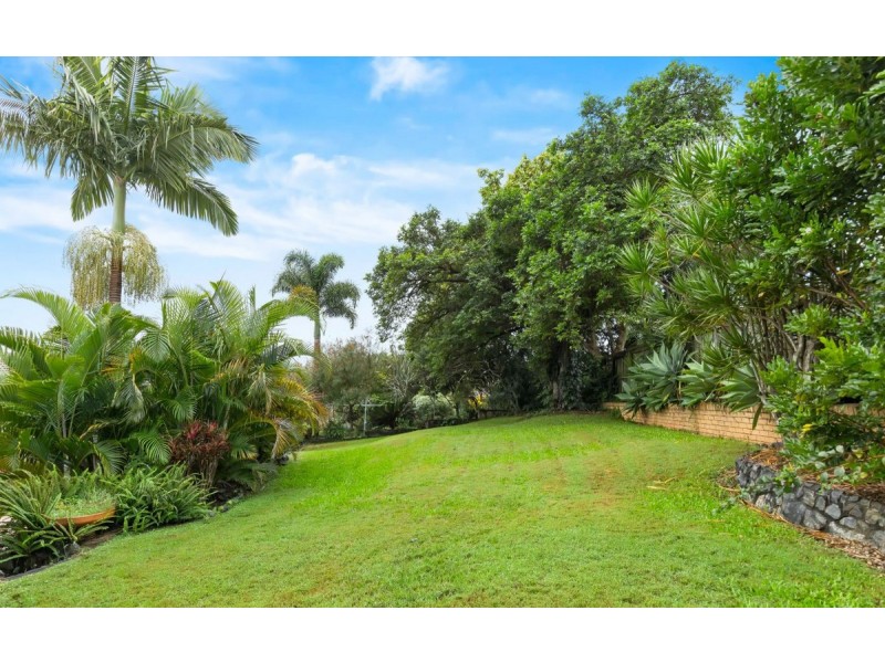 1 Euratha Street, Stafford Heights QLD 4053