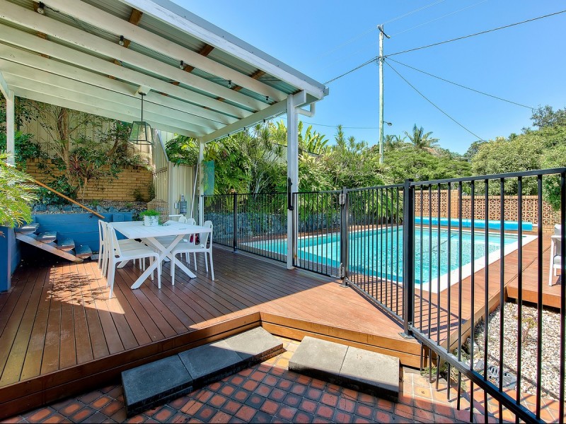 1 Euratha Street, Stafford Heights QLD 4053