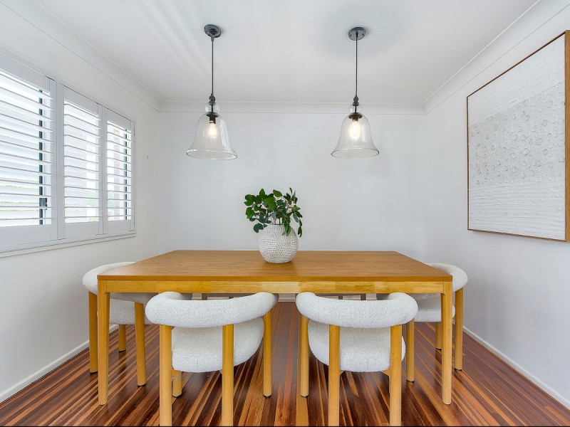 1 Euratha Street, Stafford Heights QLD 4053