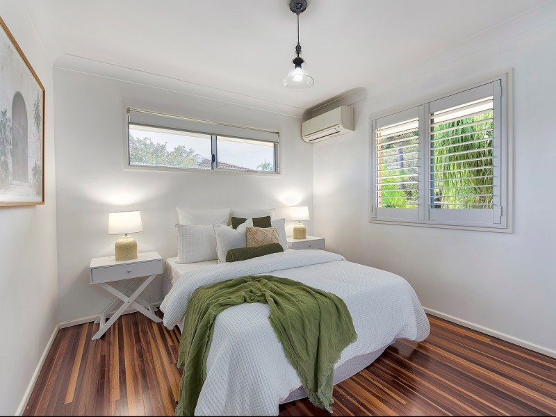 1 Euratha Street, Stafford Heights QLD 4053