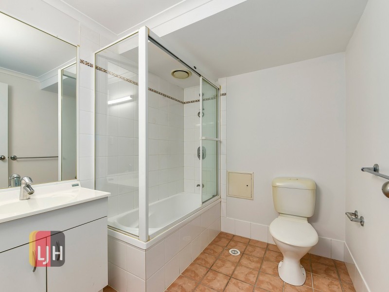 2/17 Mitchell Street, Kedron QLD 4031