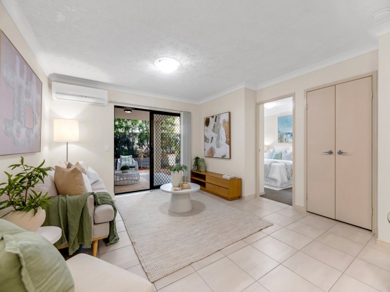 2/84 Brookfield Road, Kedron QLD 4031