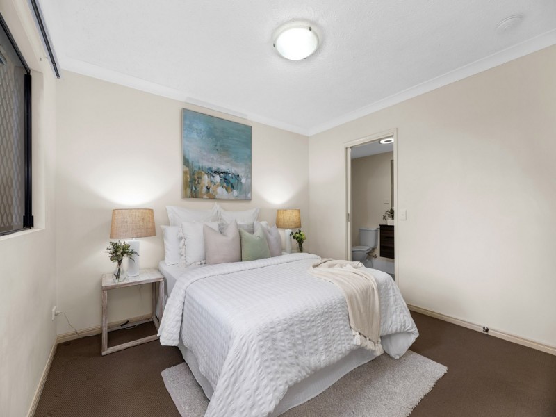 2/84 Brookfield Road, Kedron QLD 4031