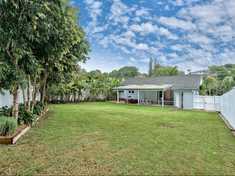 61 Falkirk Street, Stafford Heights QLD 4053