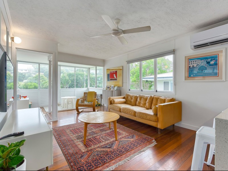 61 Falkirk Street, Stafford Heights QLD 4053