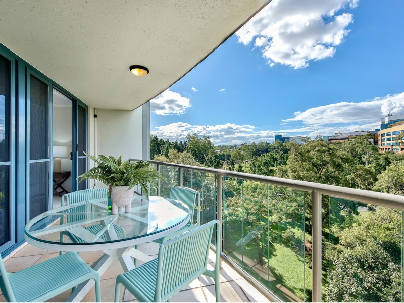 607/21 Patrick Lane, Toowong QLD 4066