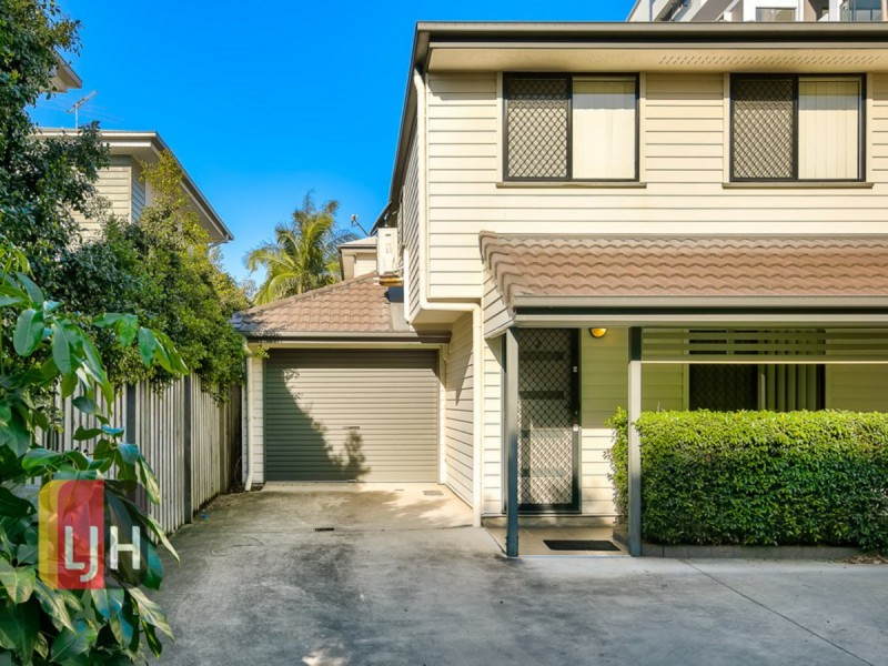 2/25 Western Avenue, Chermside QLD 4032