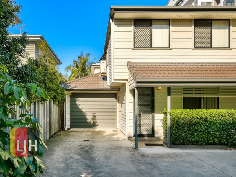 2/25 Western Avenue, Chermside QLD 4032