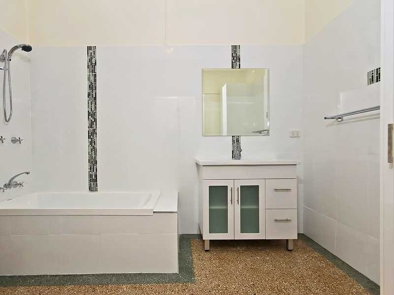 11 School Road, Stafford QLD 4053