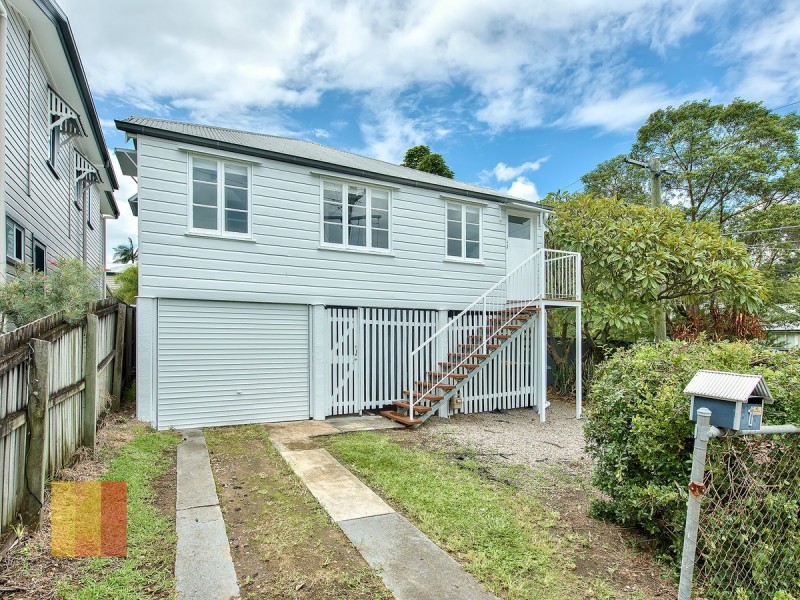 1 Baradine Street, Newmarket QLD 4051