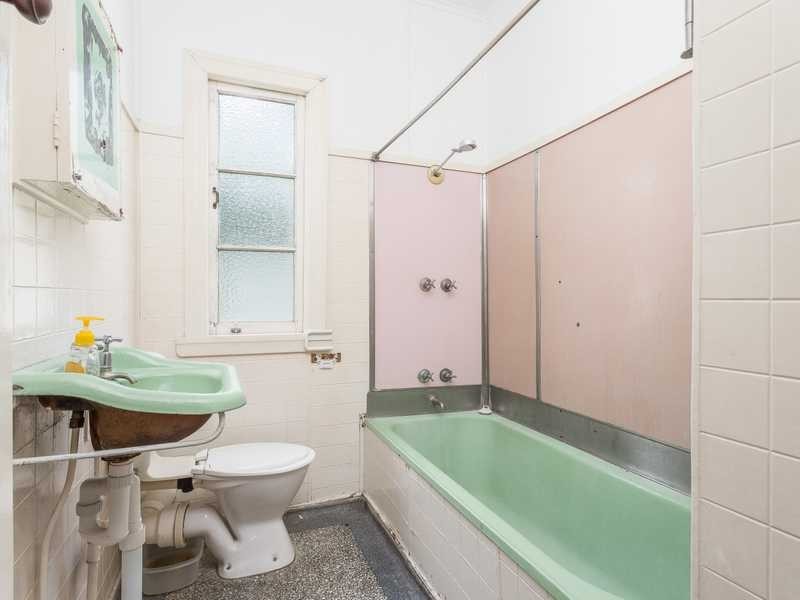 46 Seventh Avenue, Kedron QLD 4031