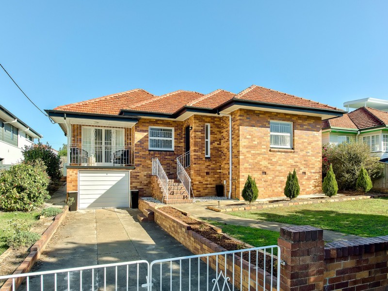 6 Sunny Avenue, Wavell Heights QLD 4012