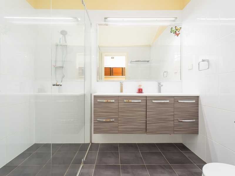 25 Green Terrace, Windsor QLD 4030