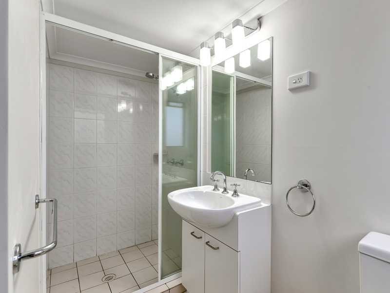 4/12 McGregor Avenue, Lutwyche QLD 4030