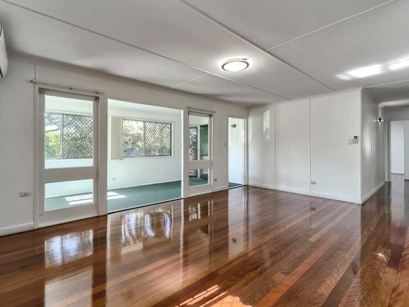 22 Chuter Street, Stafford Heights QLD 4053