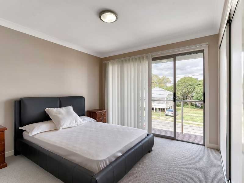 24 Fraser Street, Wooloowin QLD 4030