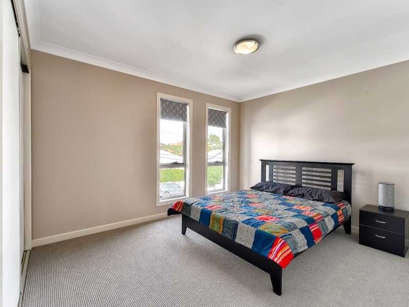 24 Fraser Street, Wooloowin QLD 4030