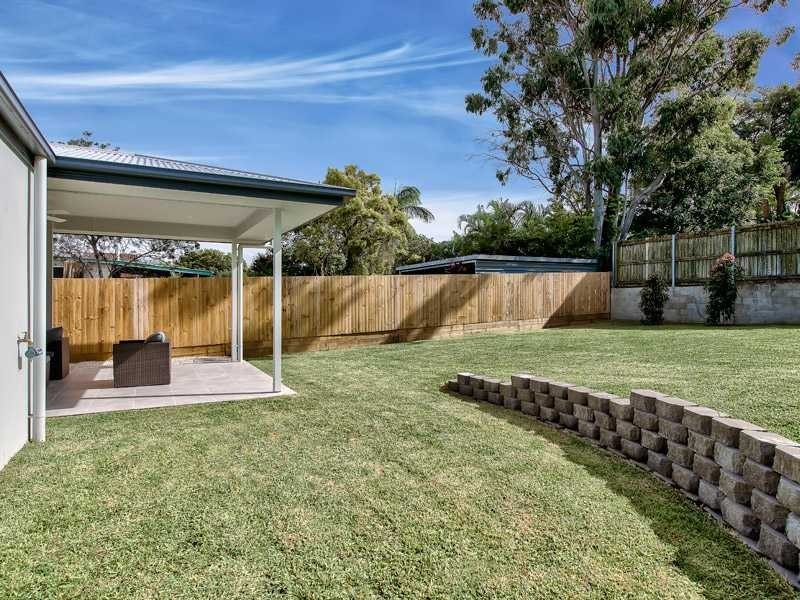 24 Fraser Street, Wooloowin QLD 4030