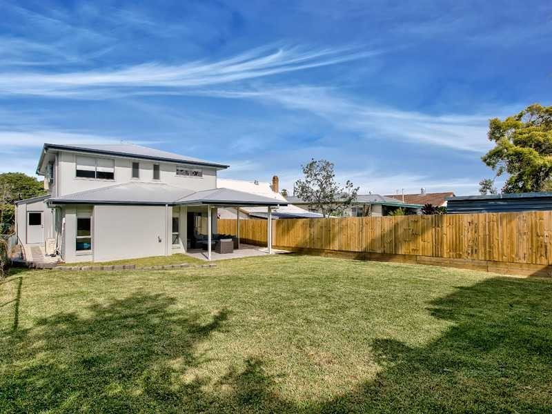 24 Fraser Street, Wooloowin QLD 4030