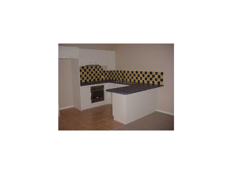 2/5 Curwen Terrace, Chermside QLD 4032