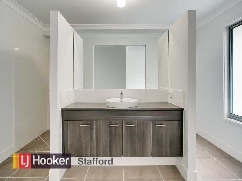 60 Reinhold Crescent, Chermside QLD 4032