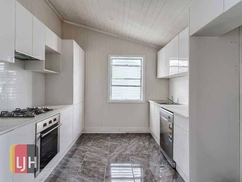 46 Bramston Terrace, Herston QLD 4006