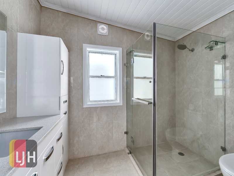 46 Bramston Terrace, Herston QLD 4006