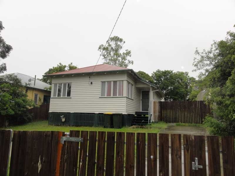 10 Yaralla Street, Chermside QLD 4032