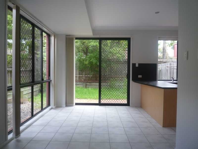 2/242 Pickering Street, Gaythorne QLD 4051