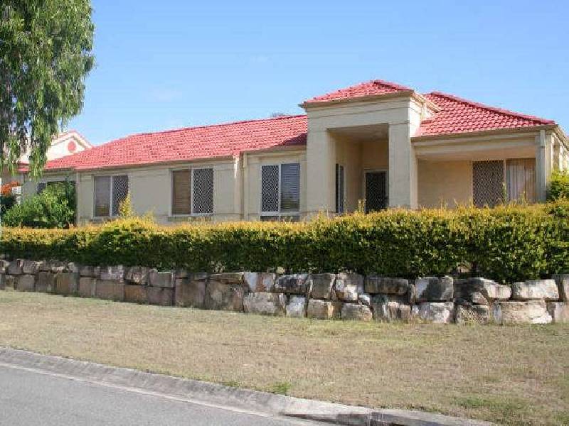 32 Kirri Avenue, Petrie QLD 4502